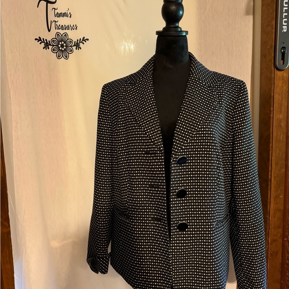 Women’s Black and White Print Shawl Color Blazer with 3 button front  - Size 14